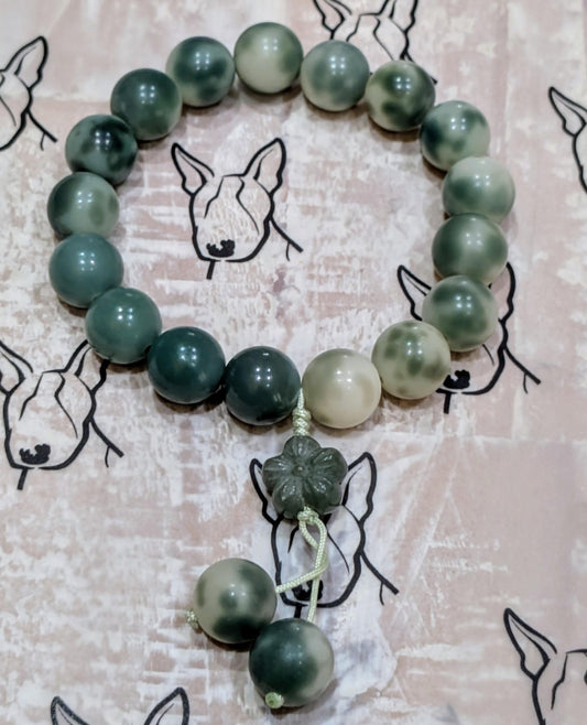 Handmade Bodhi Bead Bracelet — Green & White with Green Flower Pendant